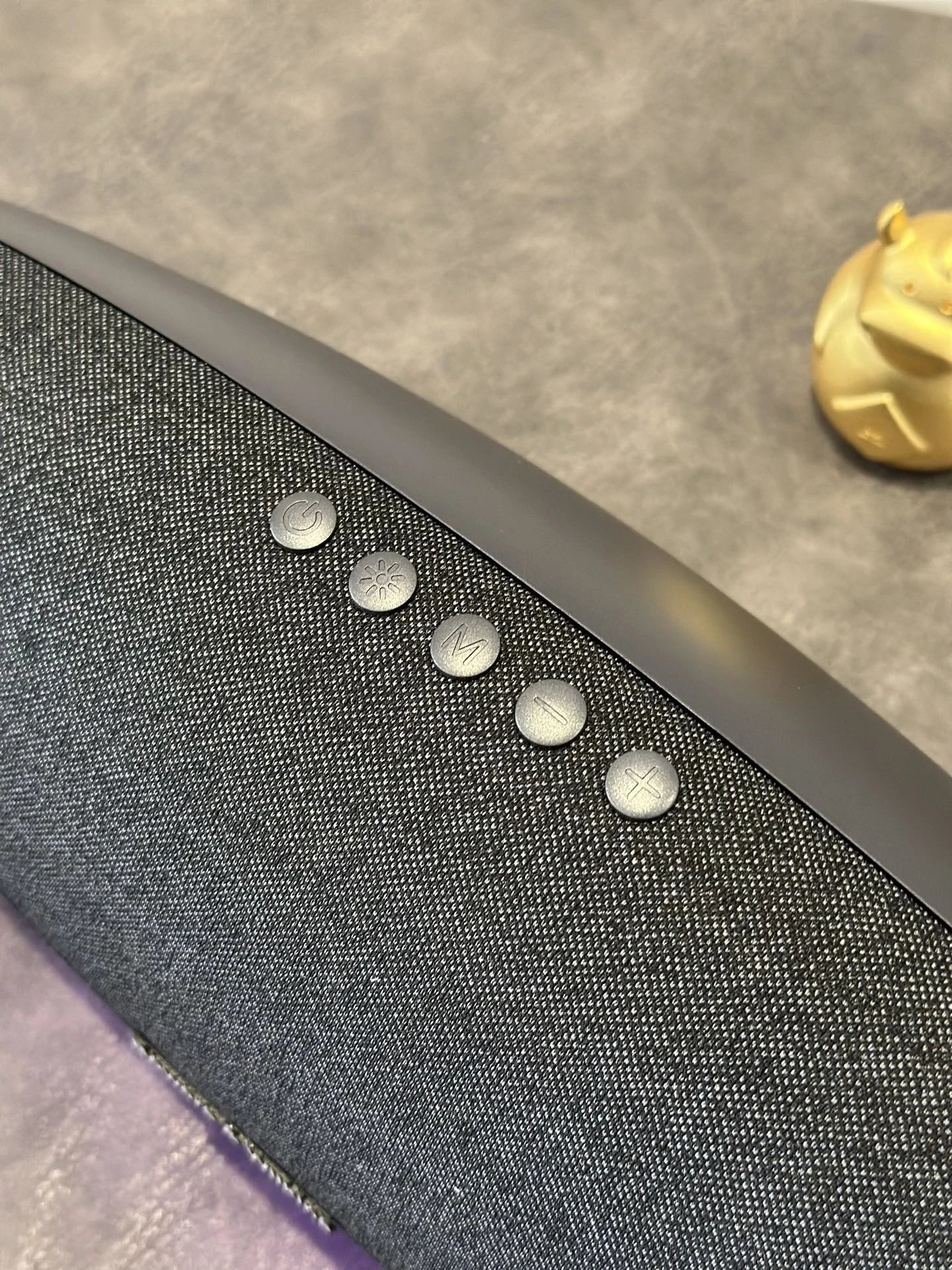 Bowers & Wilkins Zeppelin Speaker Black - Gallery Image 5 - Detailed View