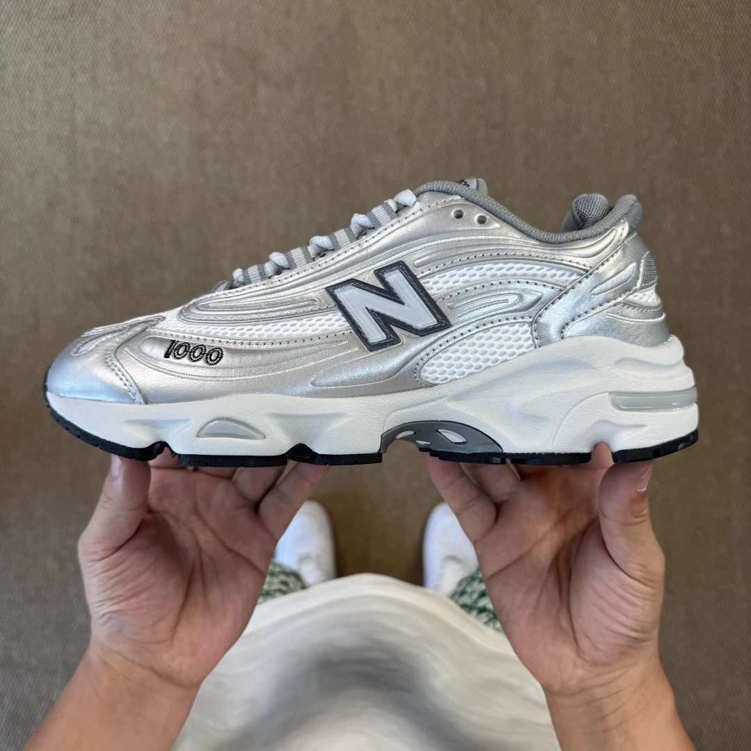 New Balance New Balance 1000 Silver & White Sneakers Silver