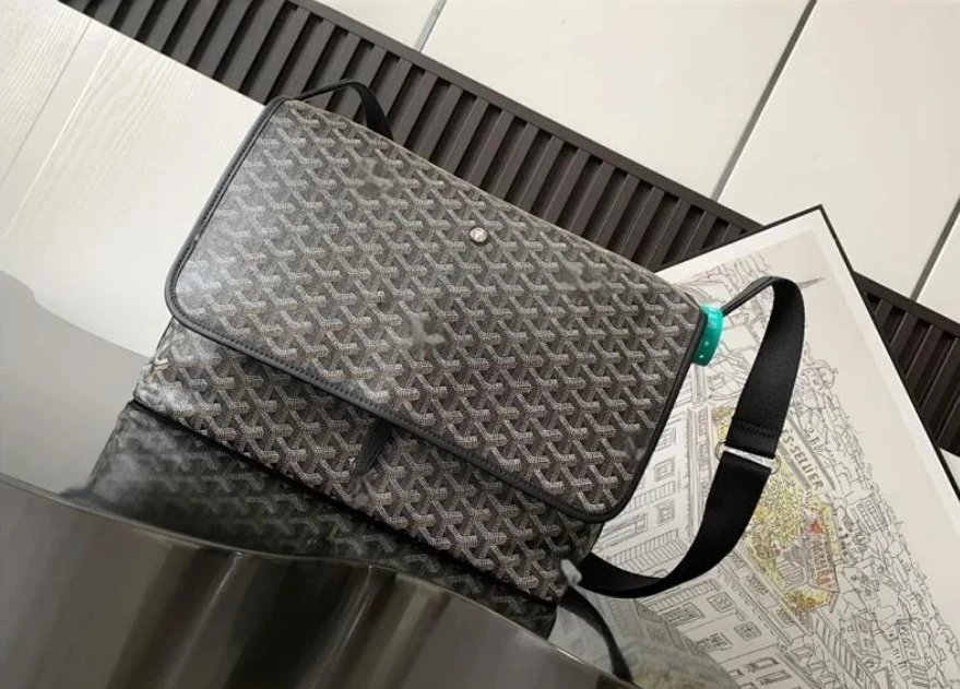 P650A (020188-115-4) 26 cm x 13 cm x 39 cm