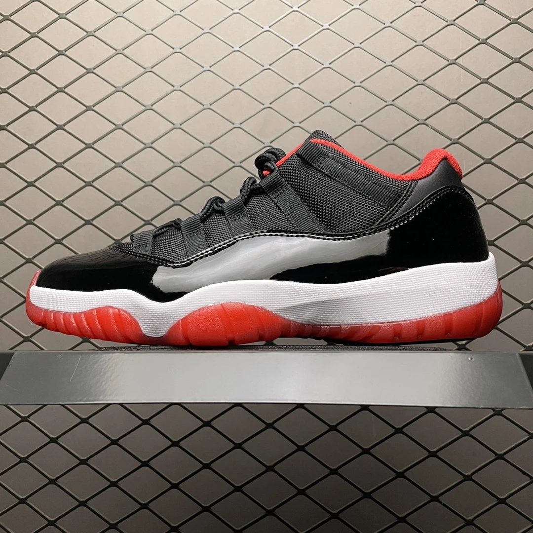 Black/Red (Low) 528895-012 40-47.5