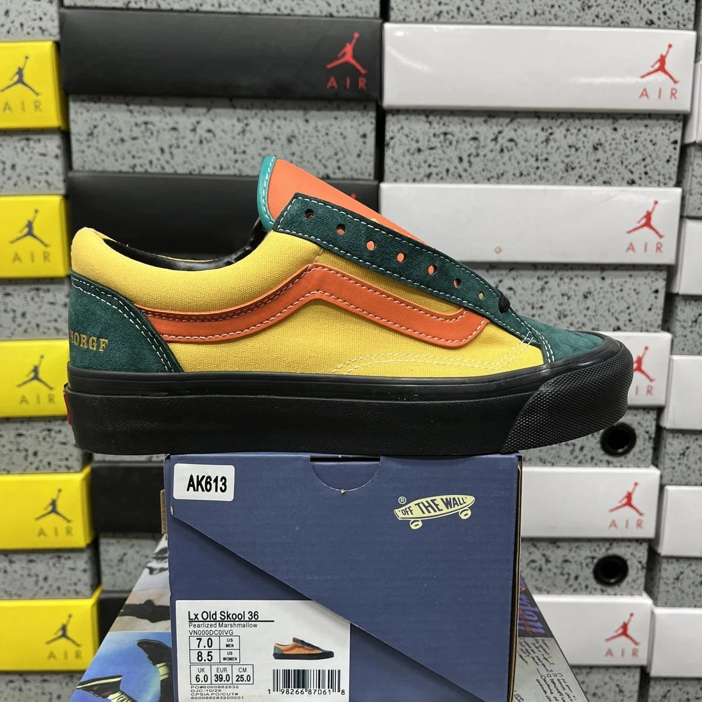 721356 Orange Yellow Green