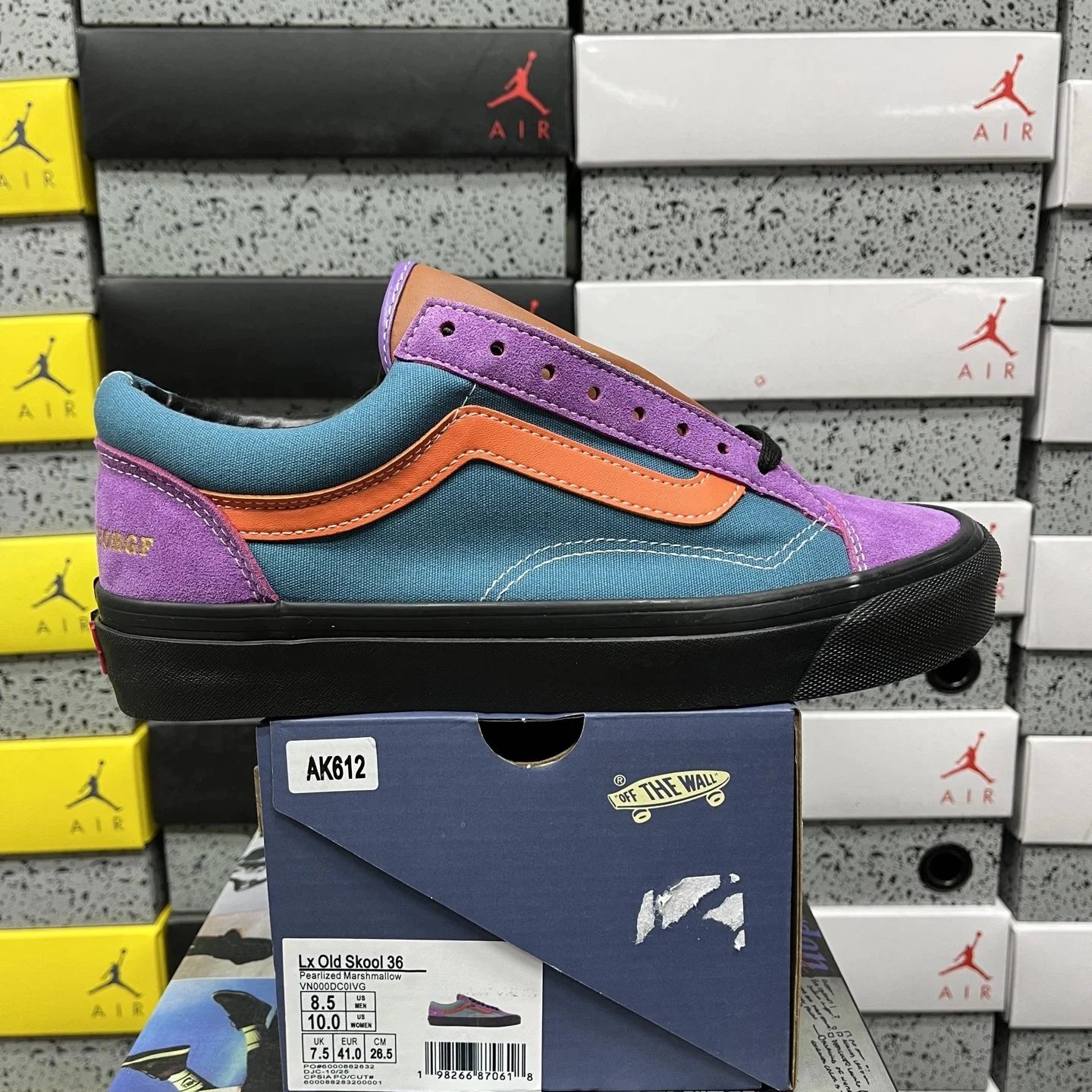 721356 Orange Purple Blue