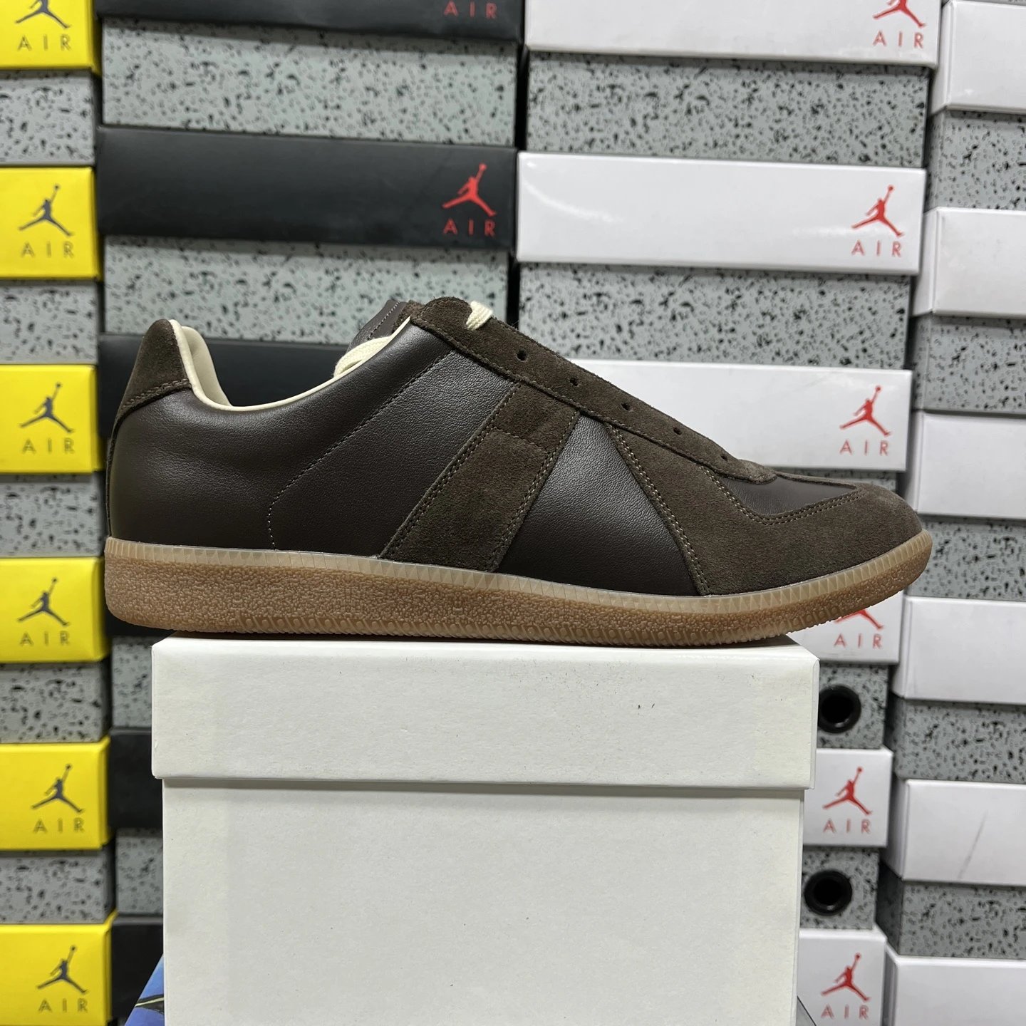 T2153 Brown Gum