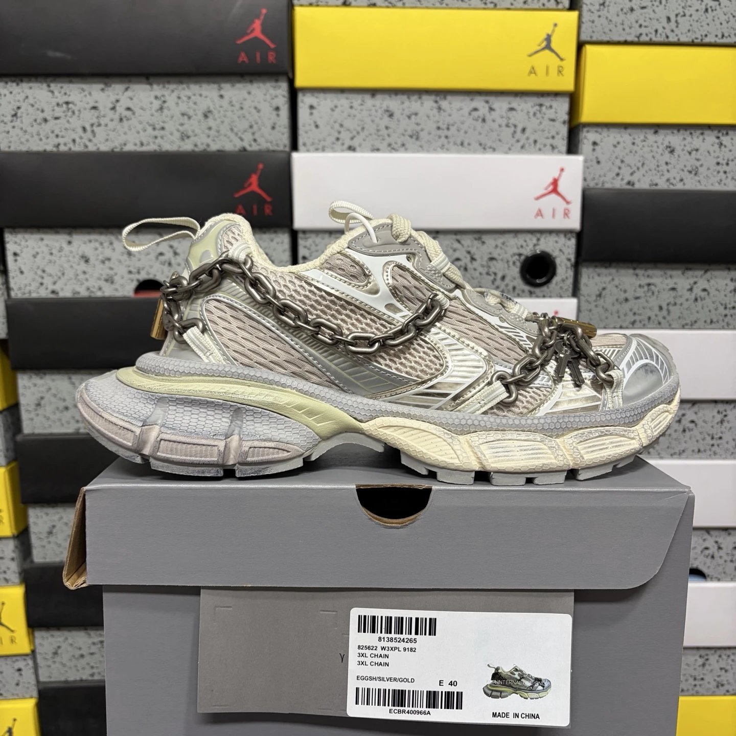 Balenciaga Sneakers 3XL Extreme Laces — 9182 Champagne child lock