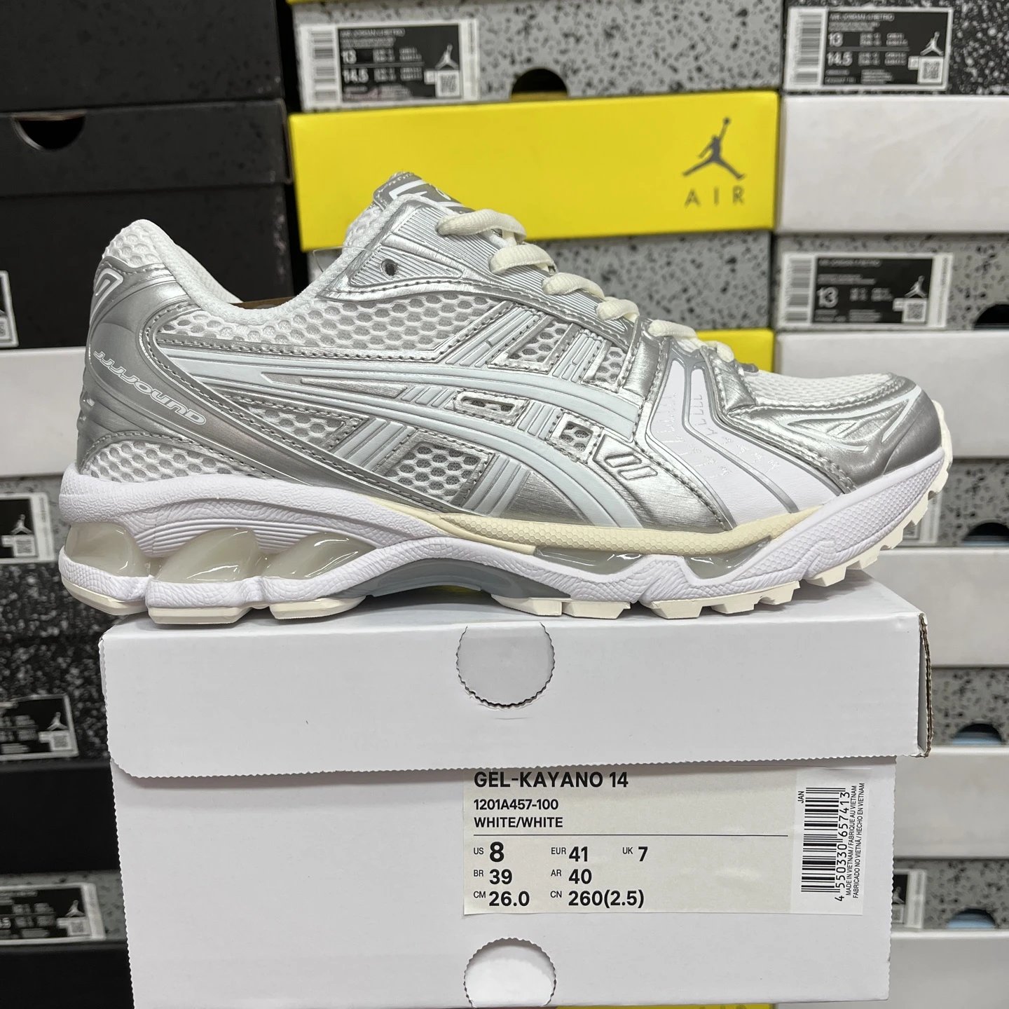 1201A457-100 White Collaboration