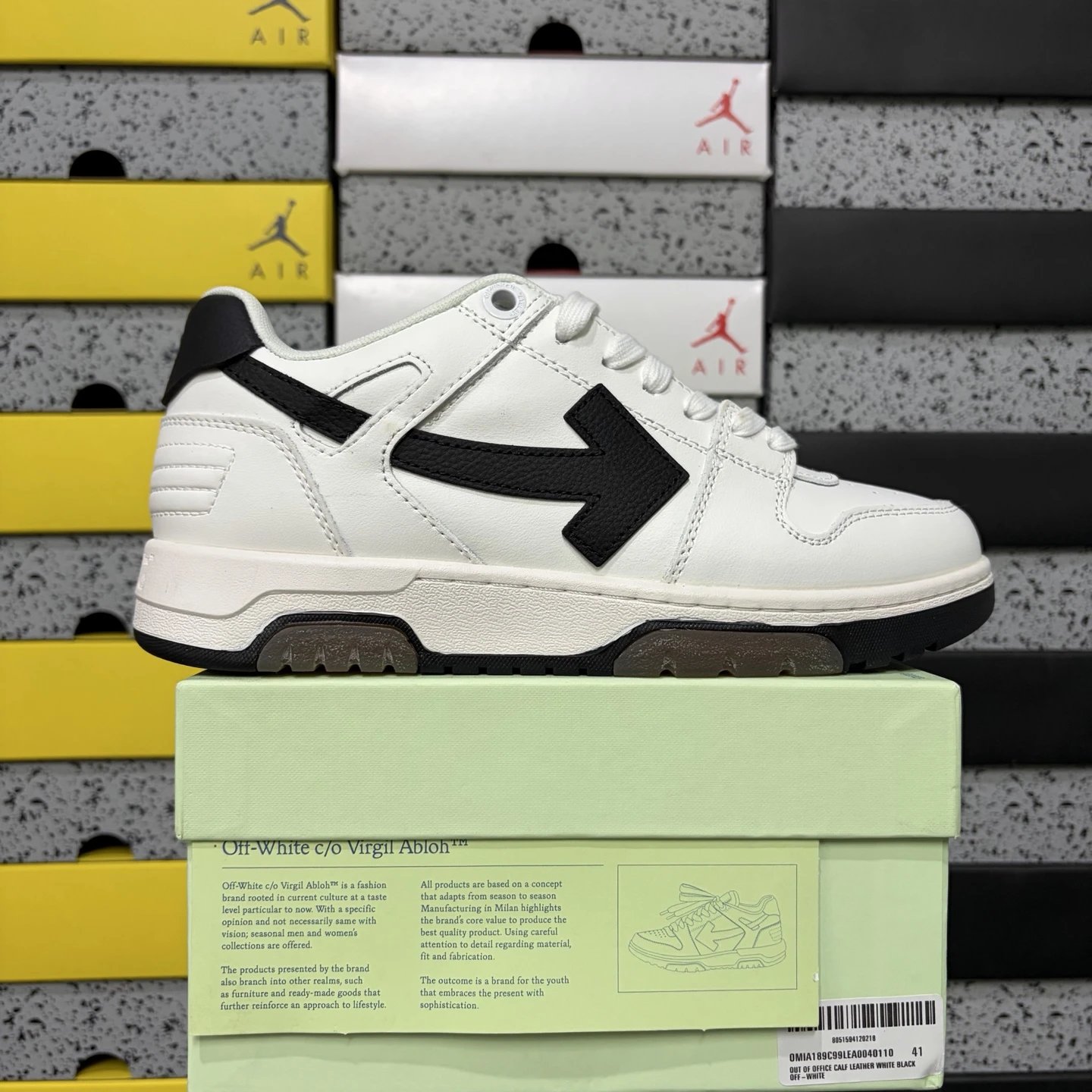C99LEA00 40110 White Black