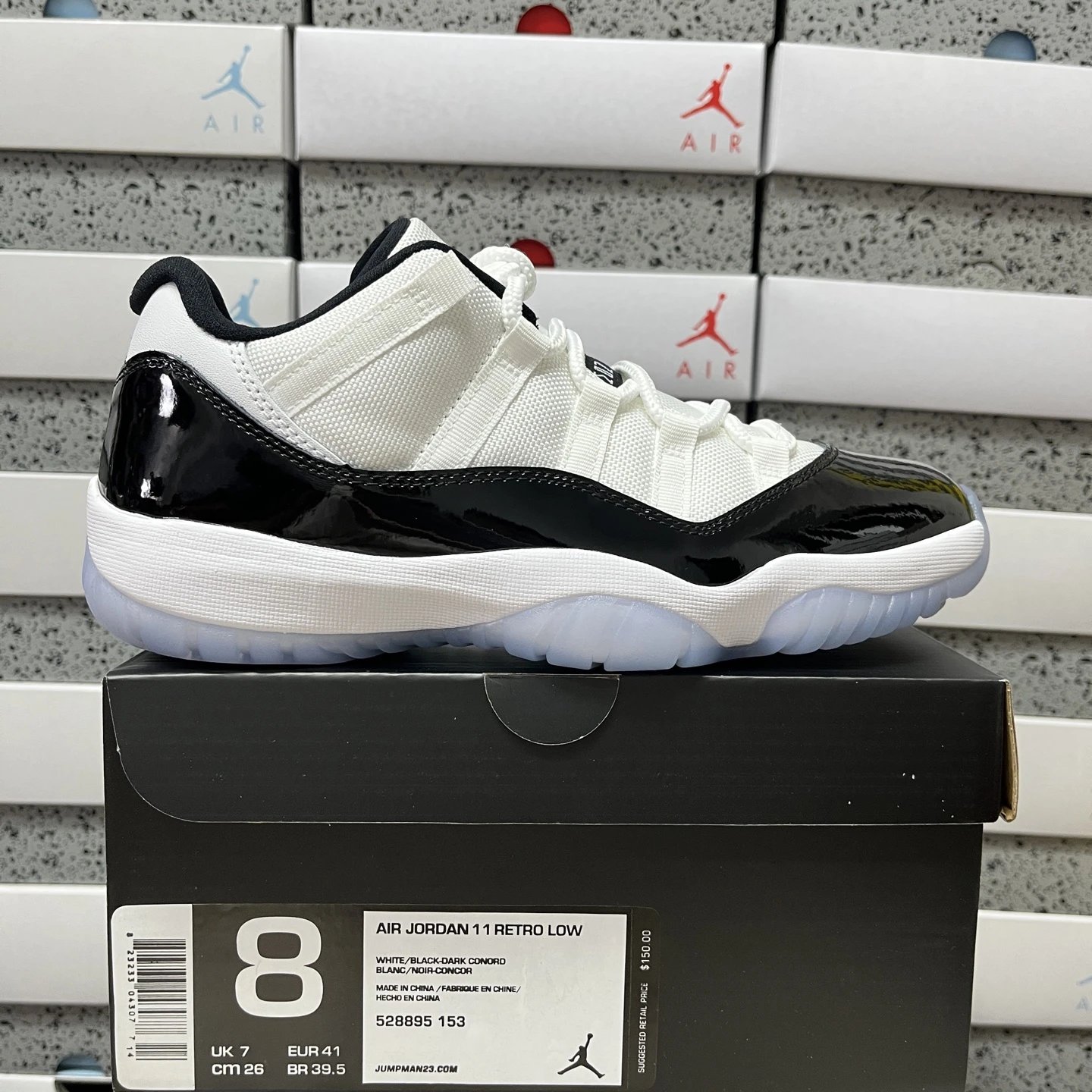 Low Black/White Concord 528895-153 40-47.5