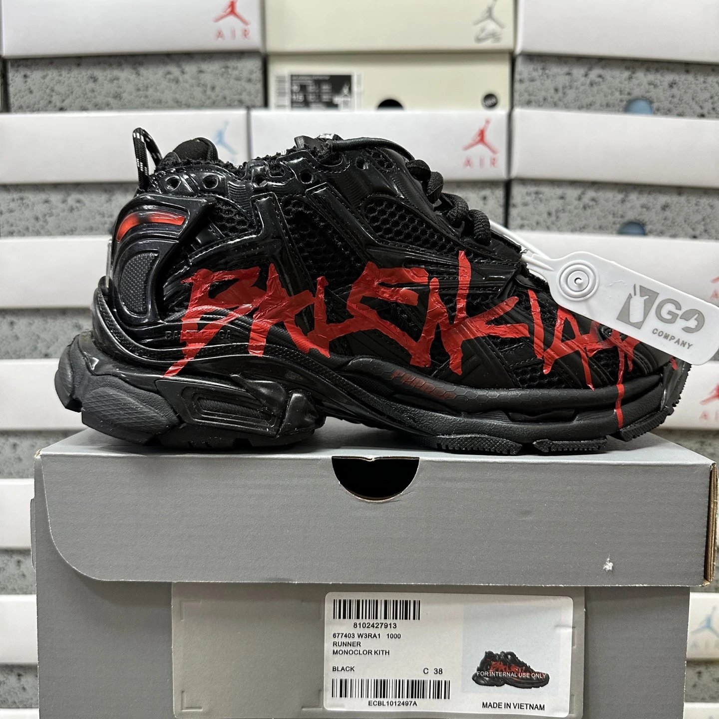 Balenciaga Runner Graffiti Black Red 677403 W3RA1 1000