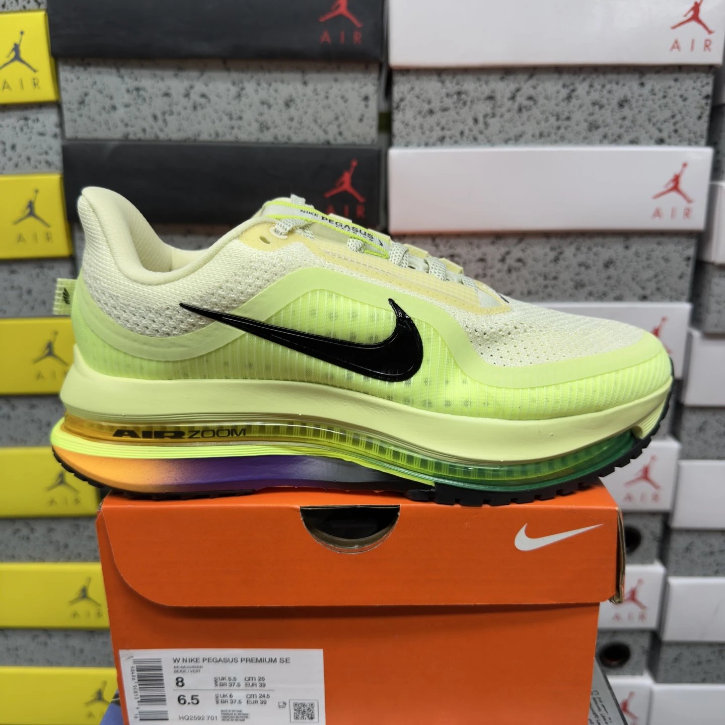 HQ2592-701 SKU image