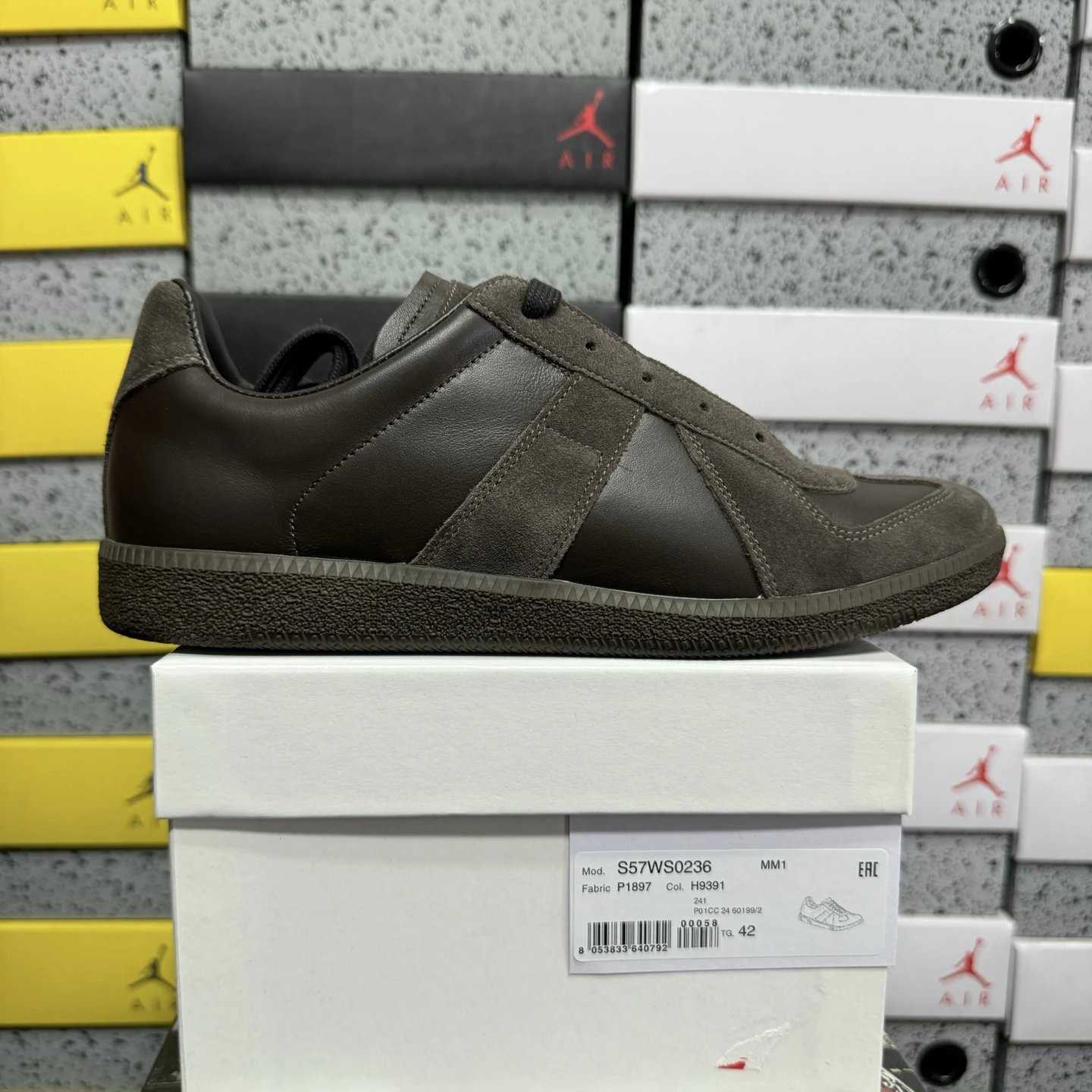 H9391 All Brown