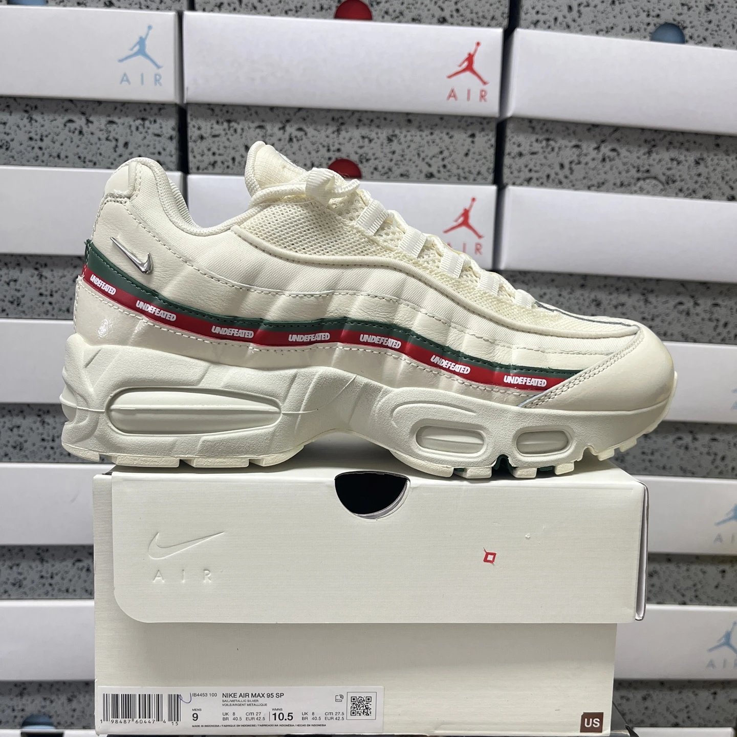 IB4453-100 白色红绿