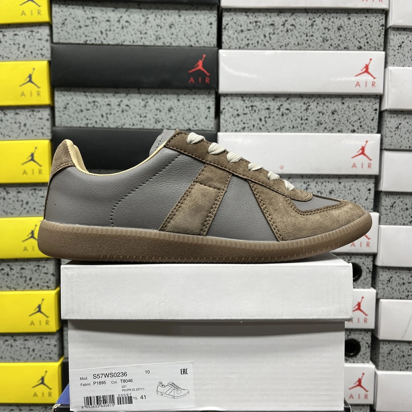 8046 gray brown