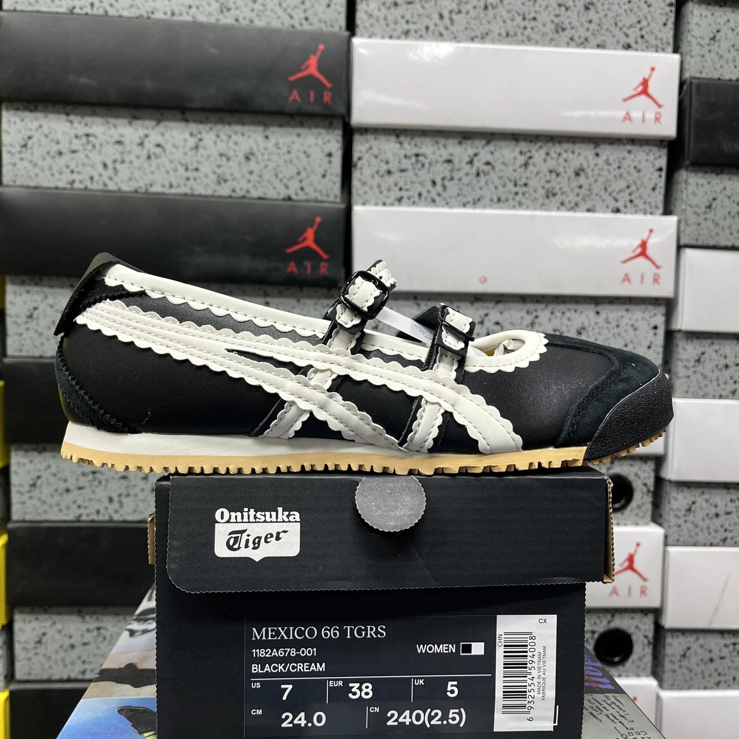 1182A678-001