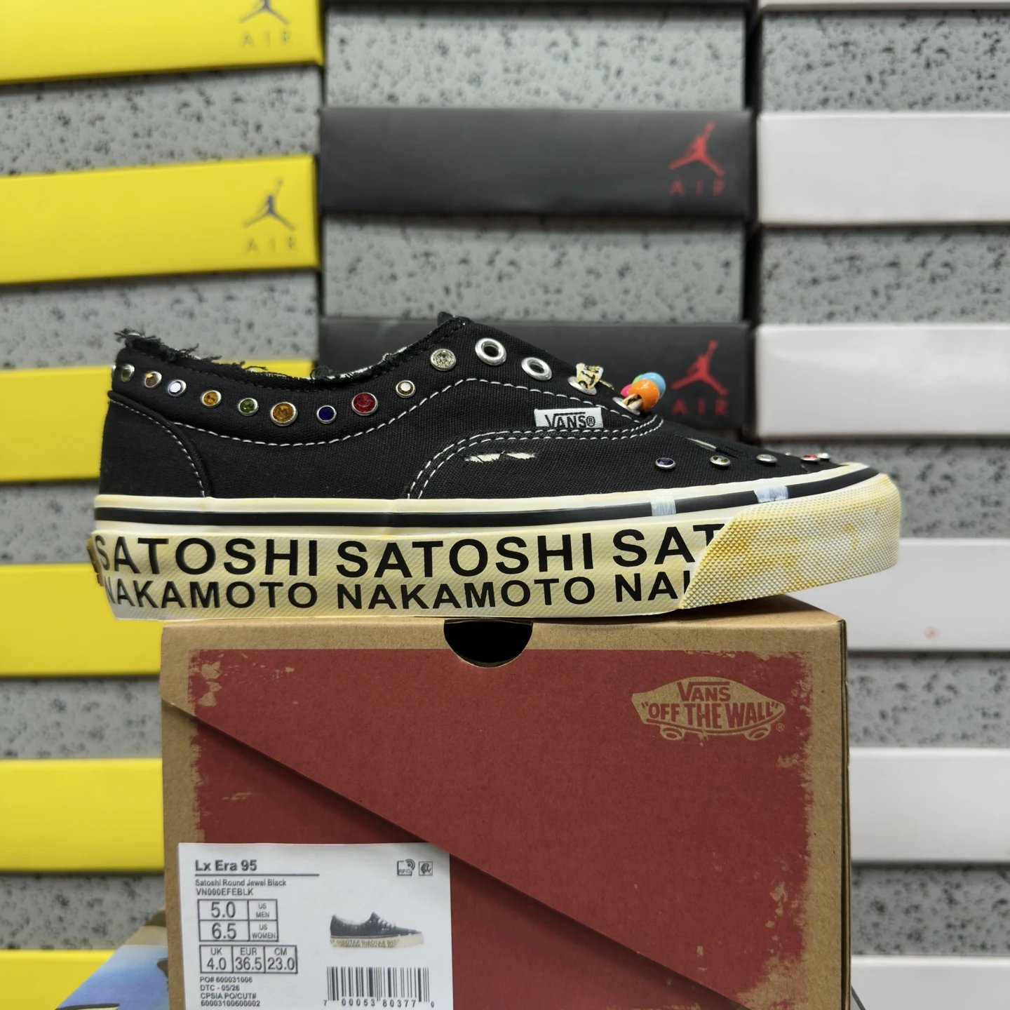 Black collaboration VN000EFEBLK 35-44