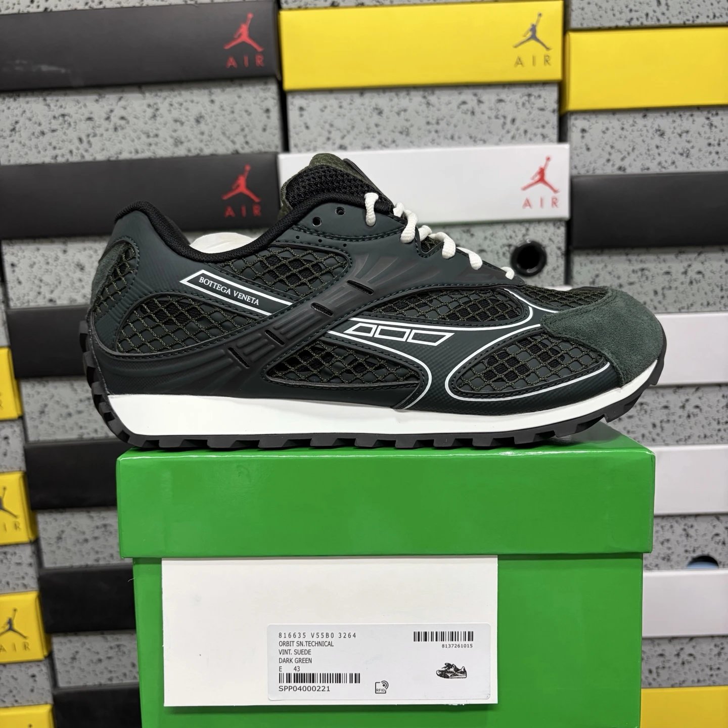 816635V55B0 3264 Black Green (35-47)