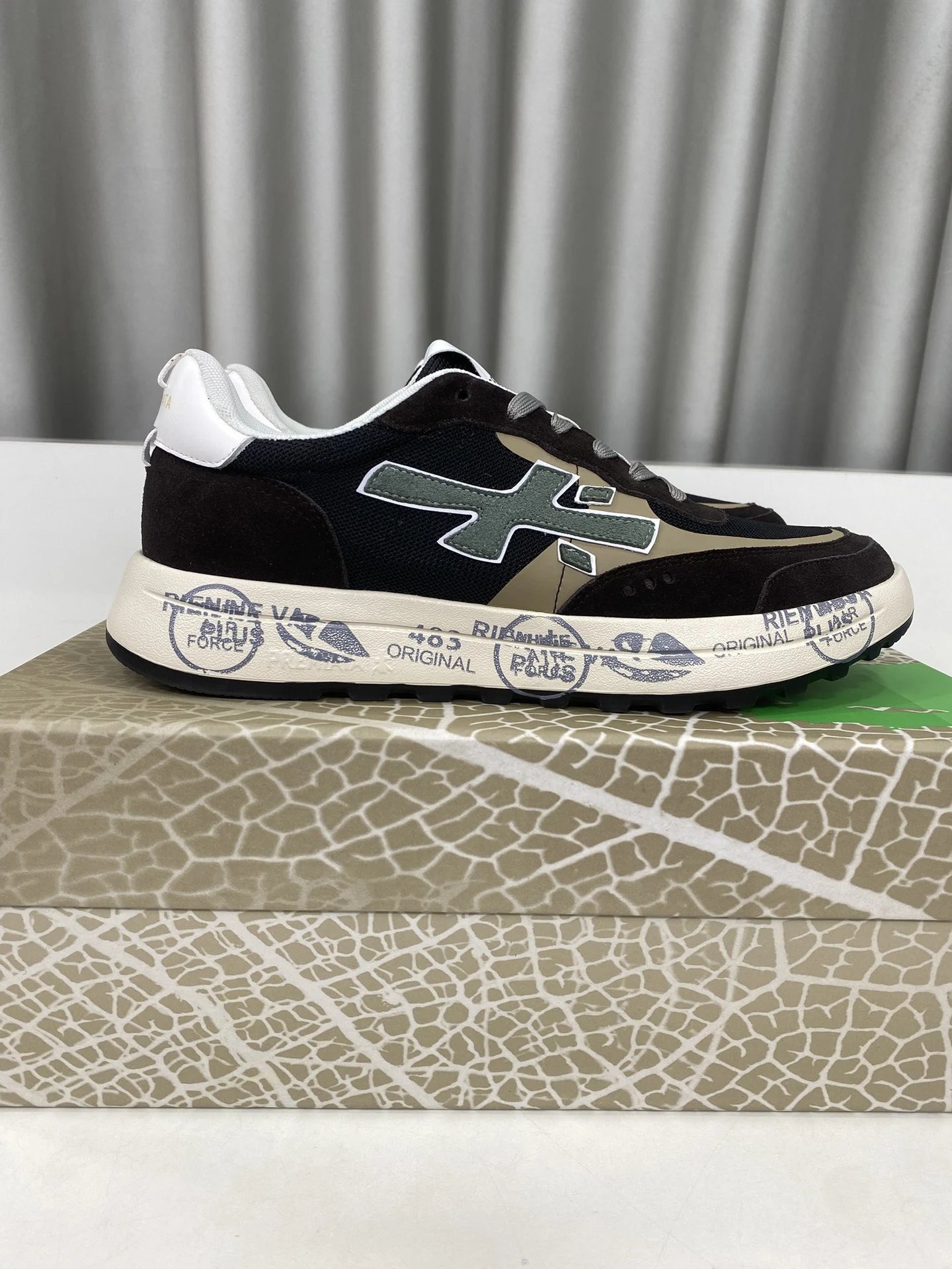 Premium Sports Casual Couple Shoes photo 6
