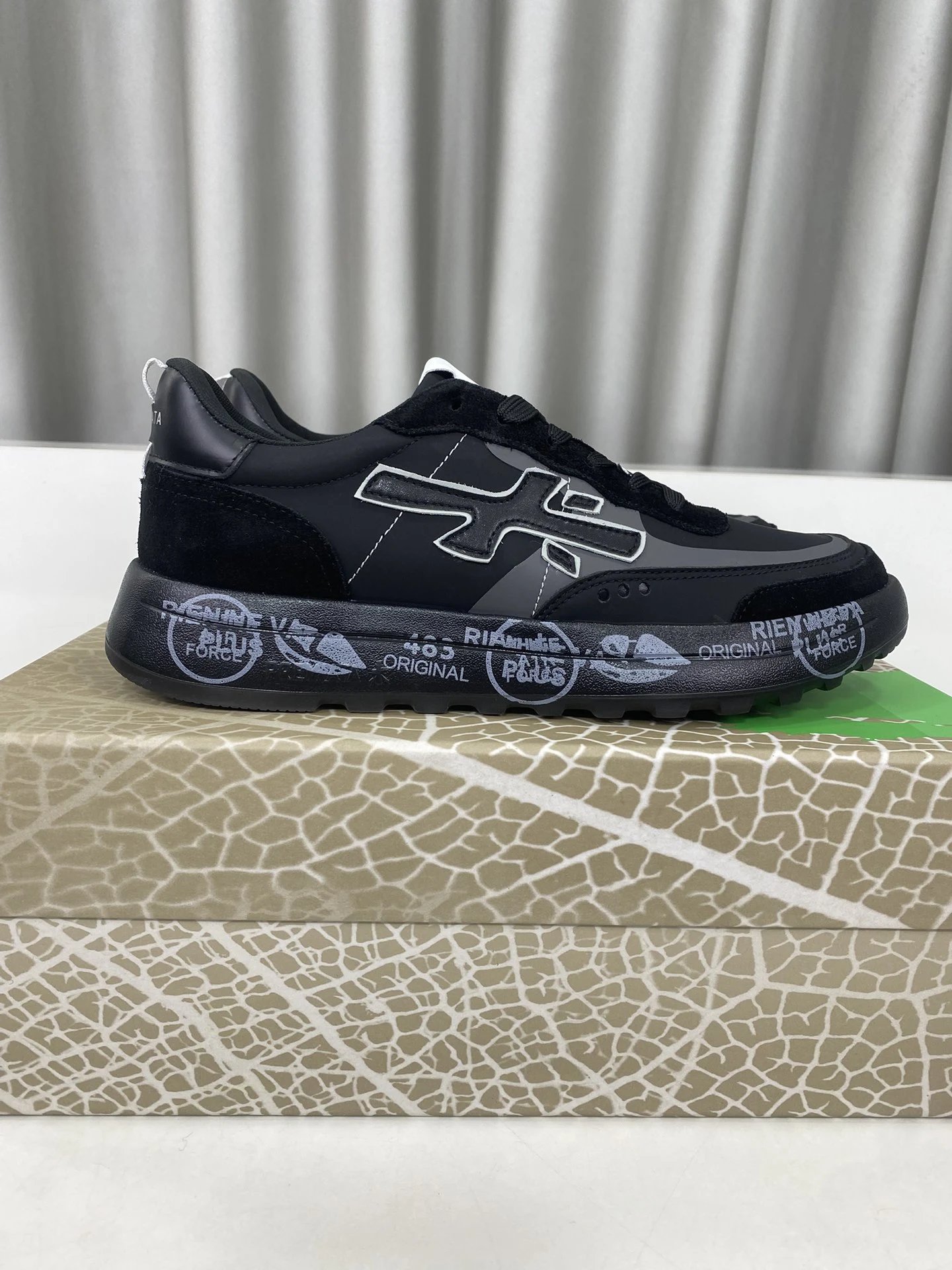 Premium Sports Casual Couple Shoes photo 7