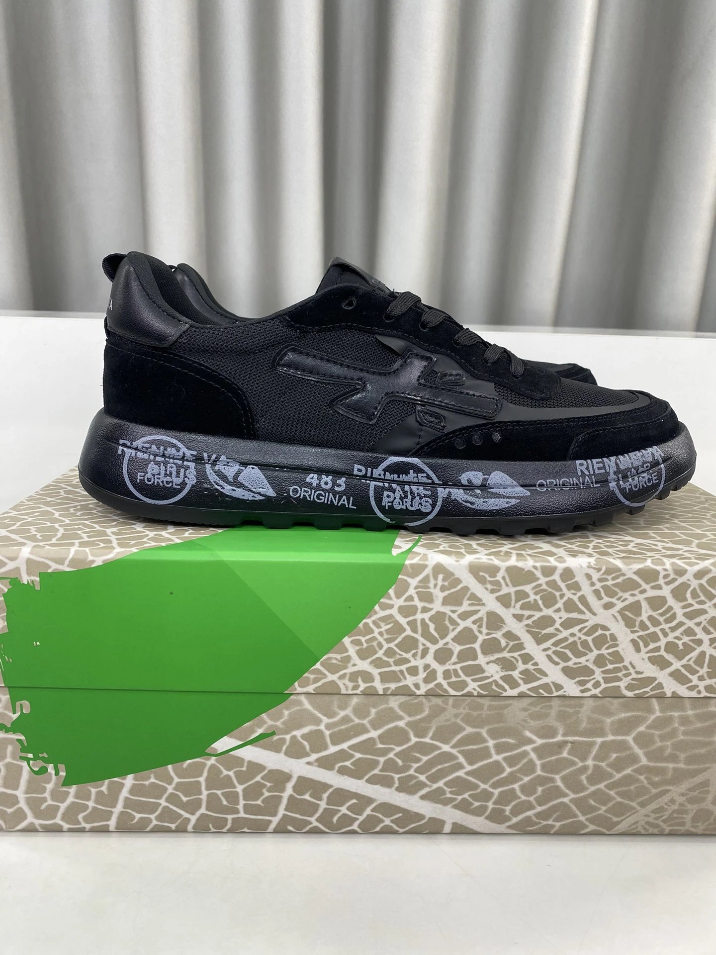 Premium Sports Casual Couple Shoes photo 4