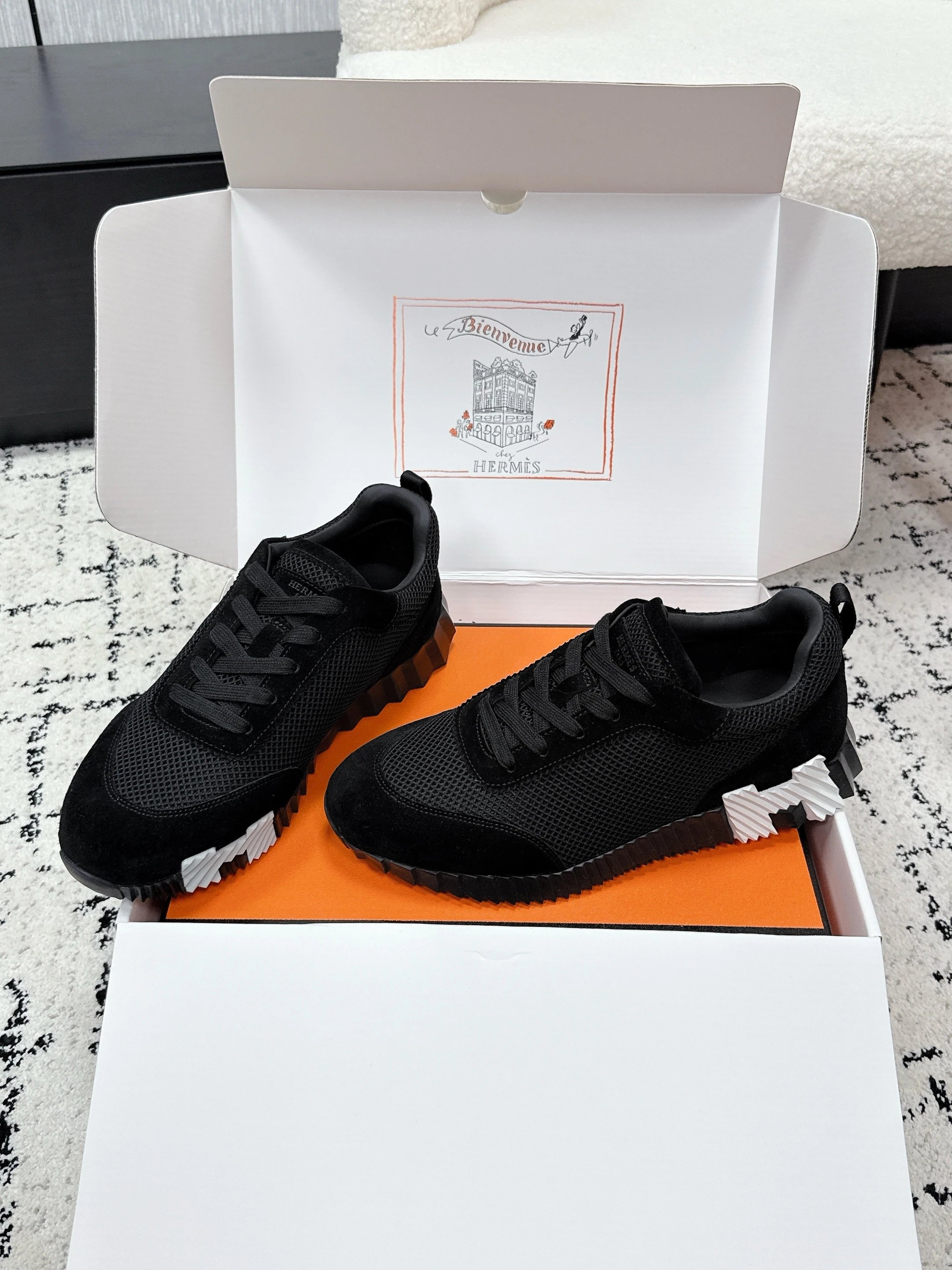 Hermes Bouncing Low Black