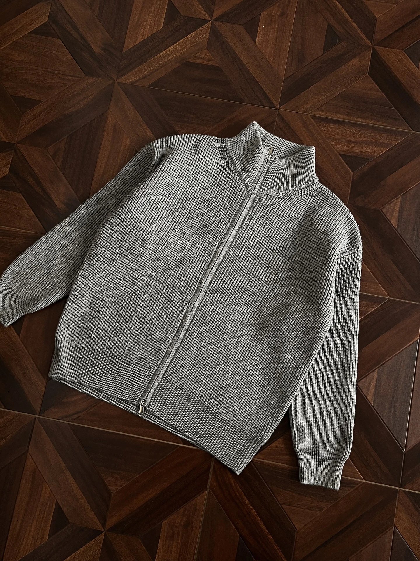 The Row Retro Solid Color Cardigan Sweater photo 5