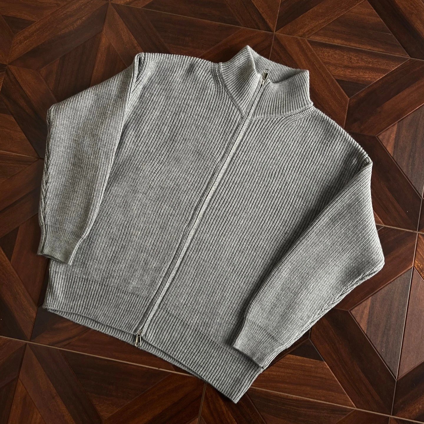 The Row Retro Solid Color Cardigan Sweater photo 3