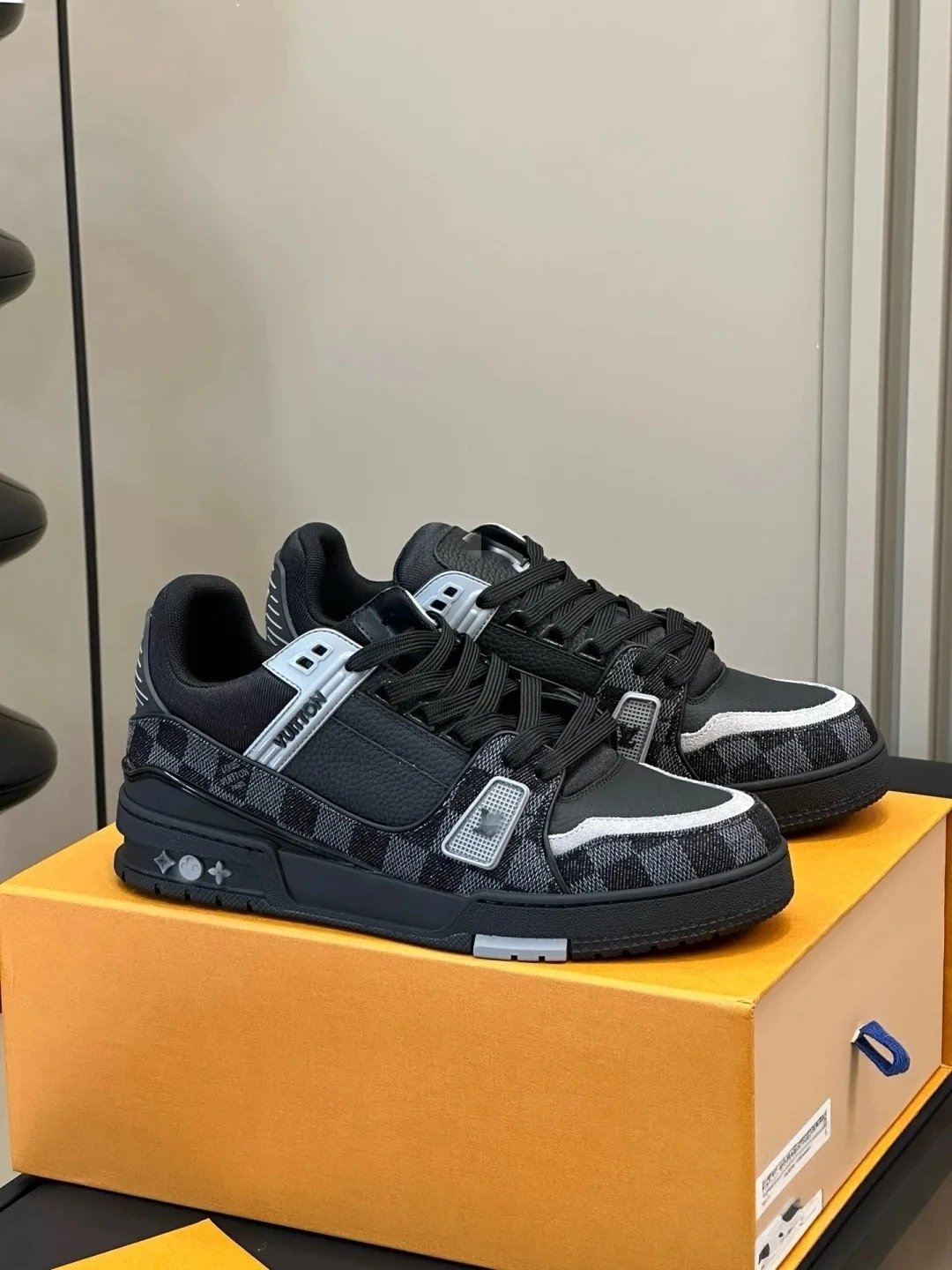 Louis Vuitton Sneakers photo 8
