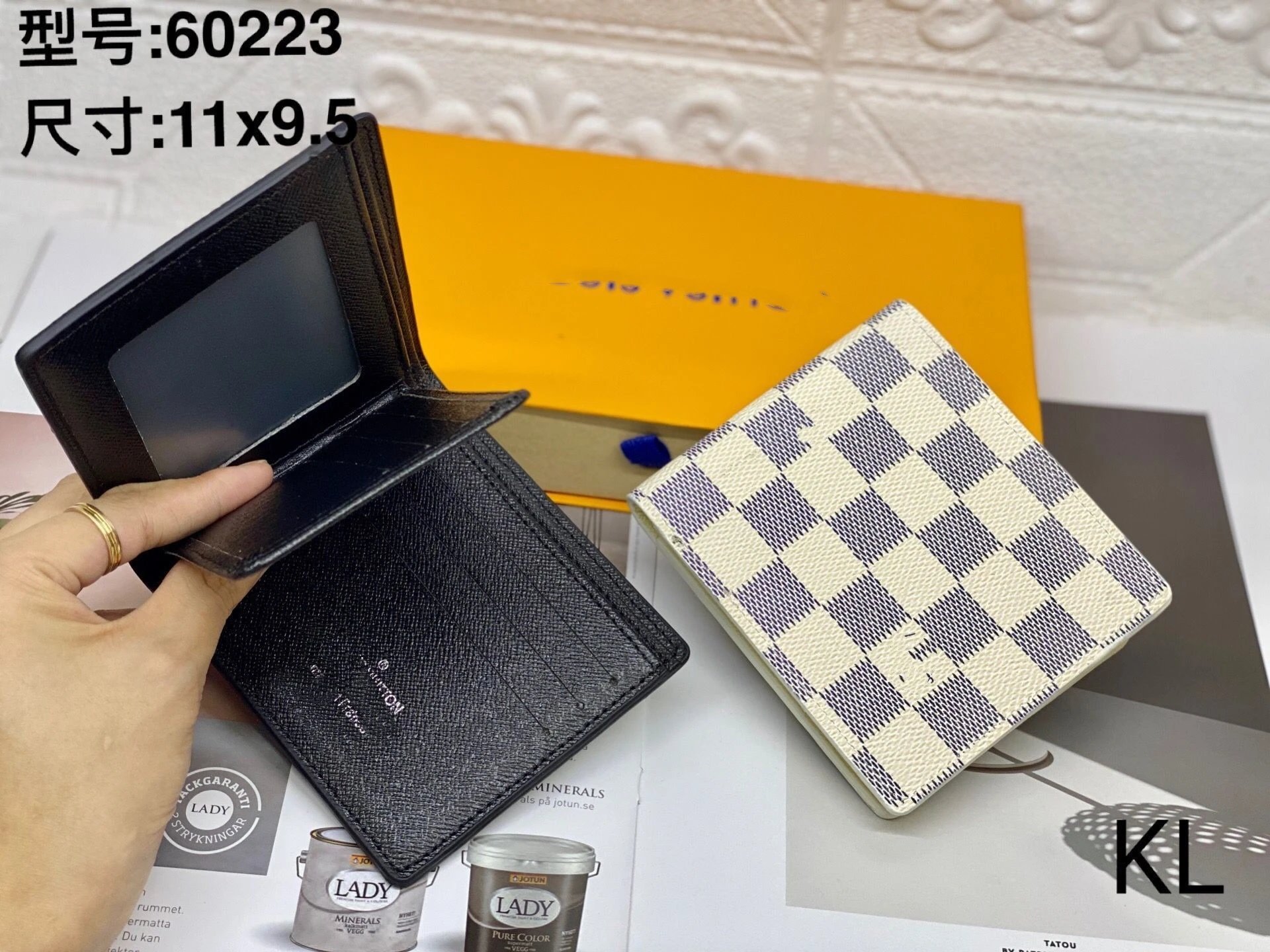 Louis Vuitton Multi-Card Wallet photo 6