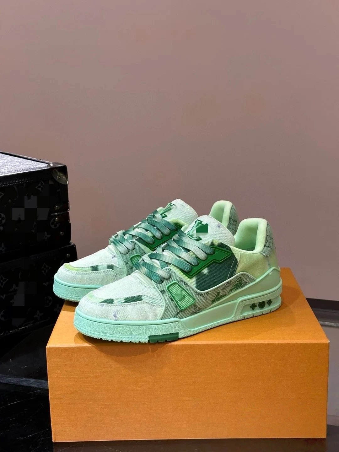 Louis Vuitton Sneakers photo 5