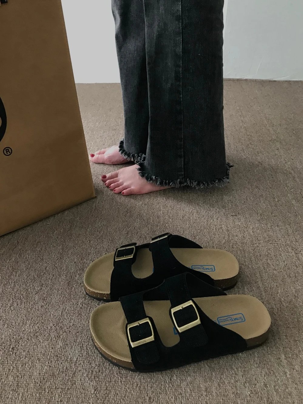 Vintage-Style Flat Sandals photo 8