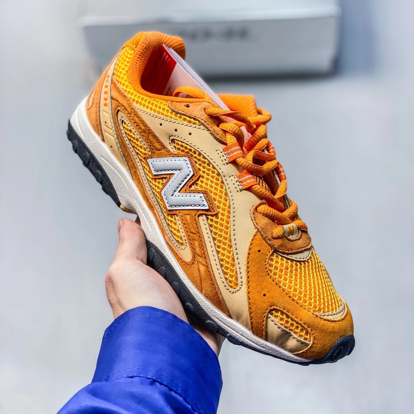New Balance 204L Low-Top Casual Shoes photo 7