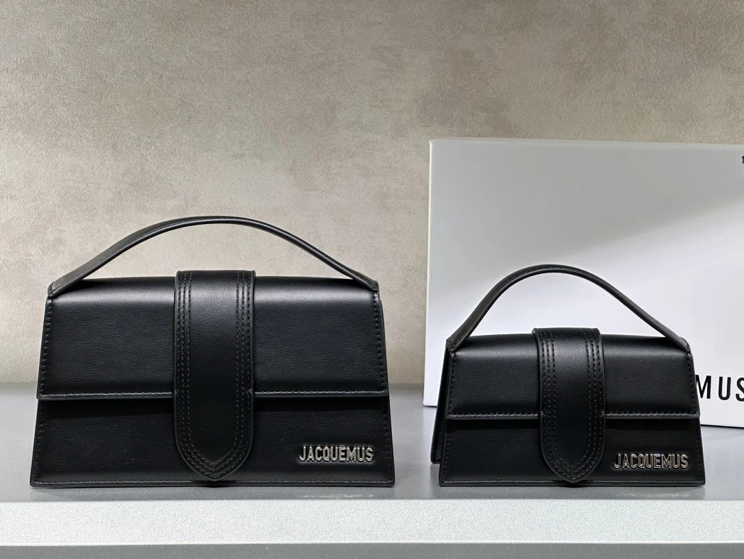 Jacquemus Flap-Top Textured Handbag photo 3
