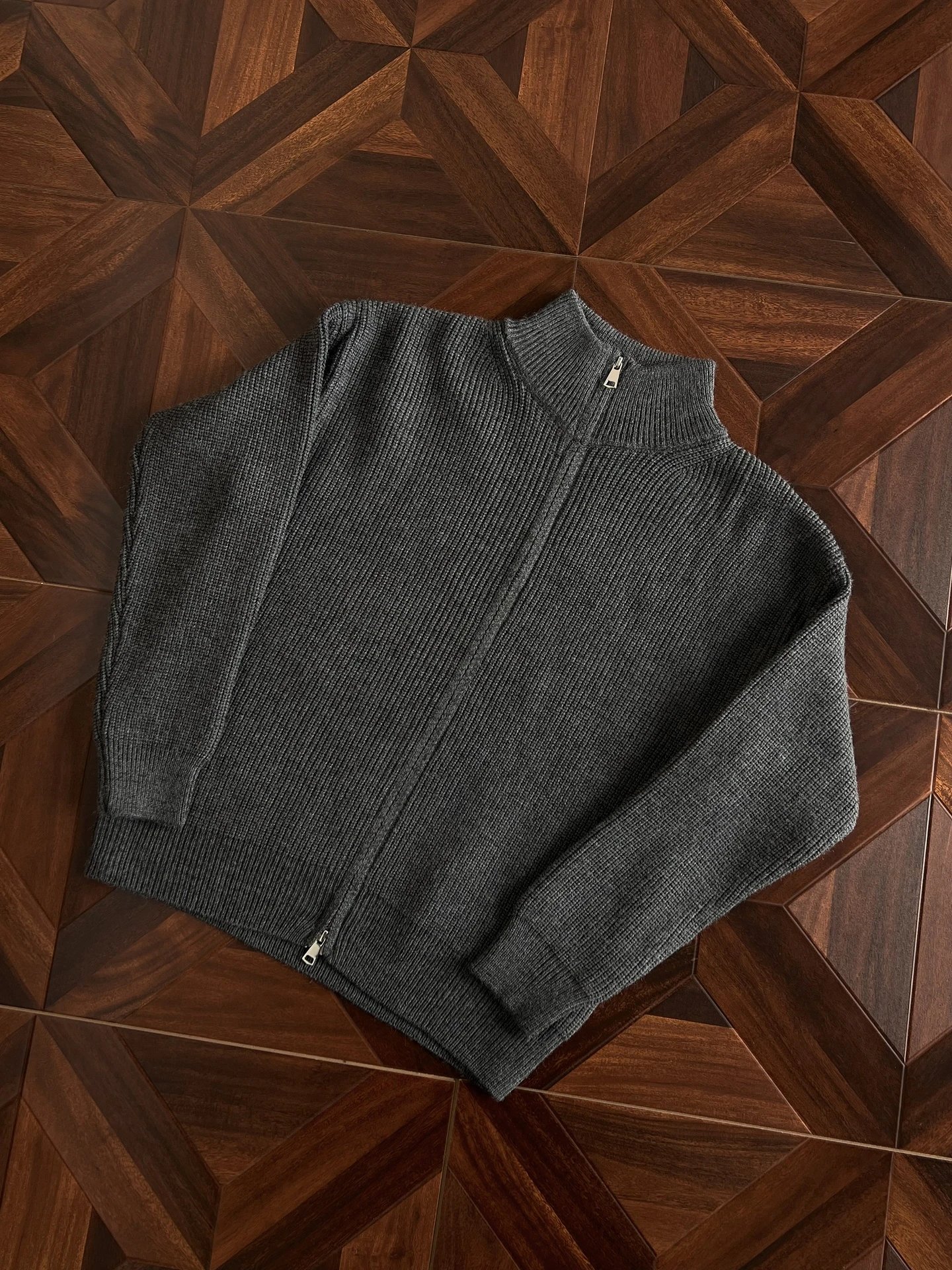 The Row Retro Solid Color Cardigan Sweater photo 4