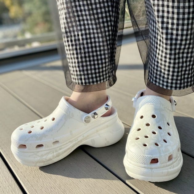 Crocs x Swarovski Collaboration Clogs photo 3