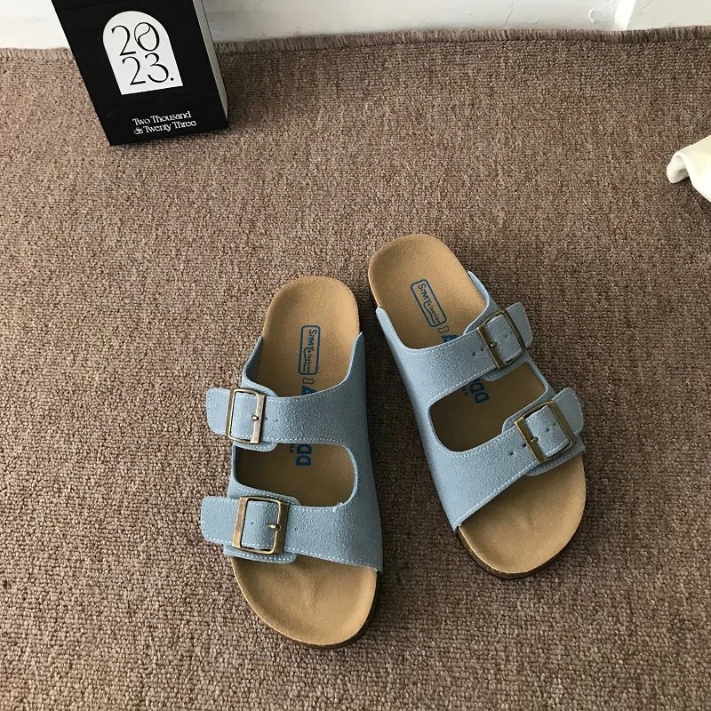 Vintage-Style Flat Sandals photo 3
