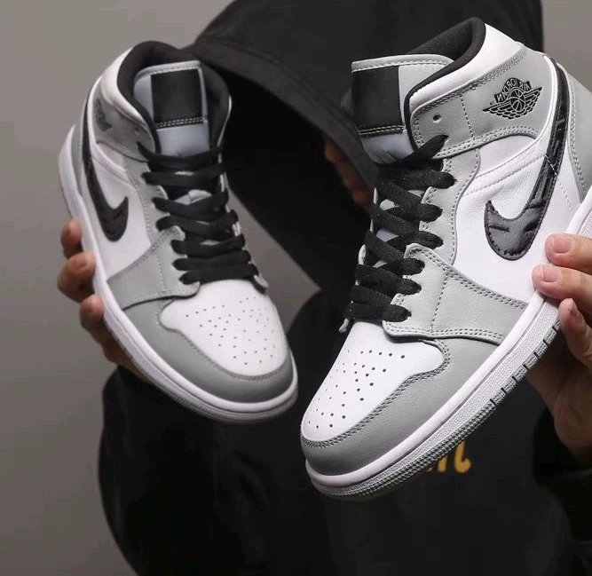 Air Jordan 1 Black/Red Toe, Carolina Blue, Shattered Backboard, Black/Purple photo 3