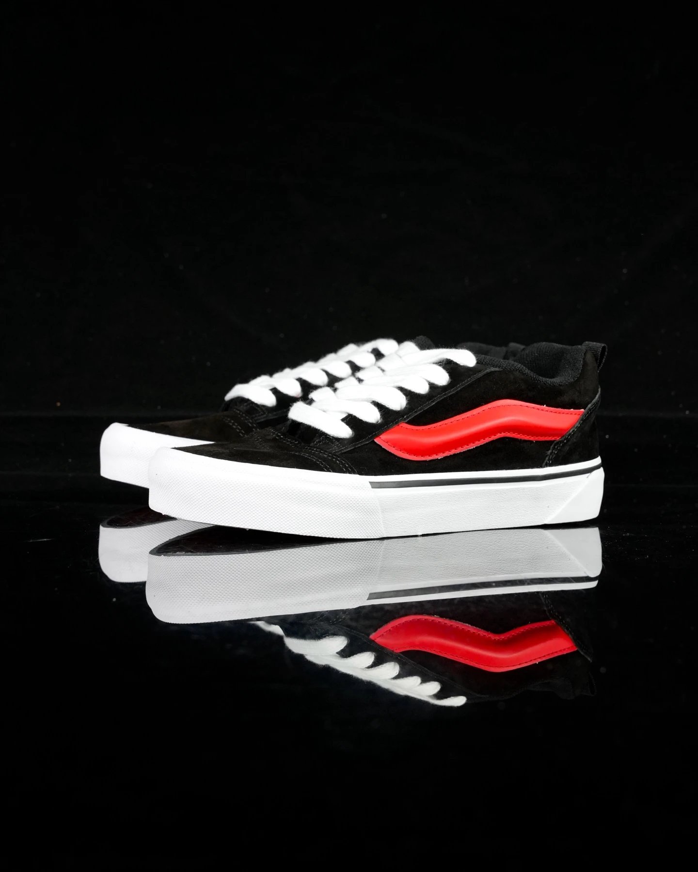 Vans Old Skool Black / Red Suede Sneakers Skateboard Shoes
