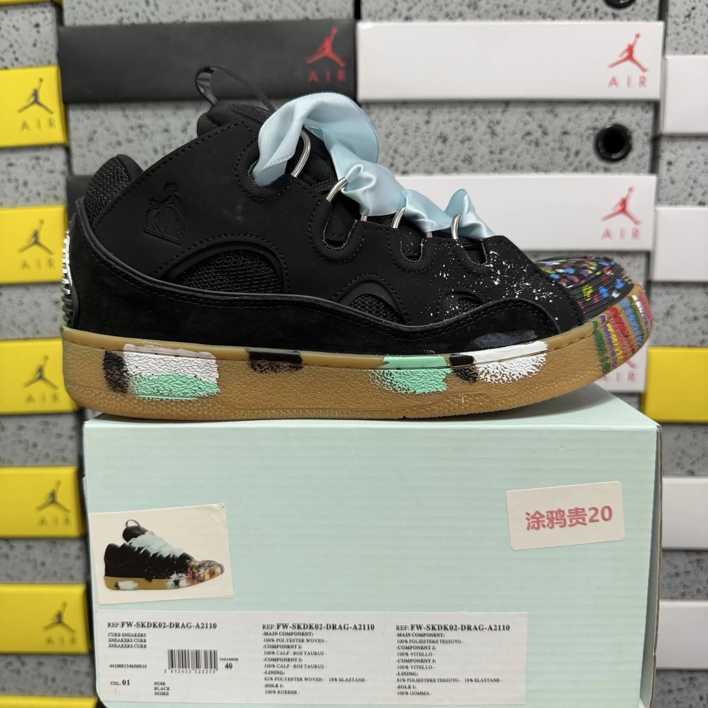 A2110 Black Graffiti