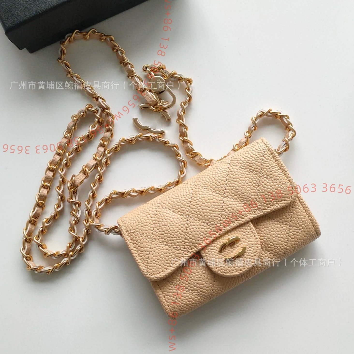 6 (Small size 11.3 * 7.5 * 2.1cm)