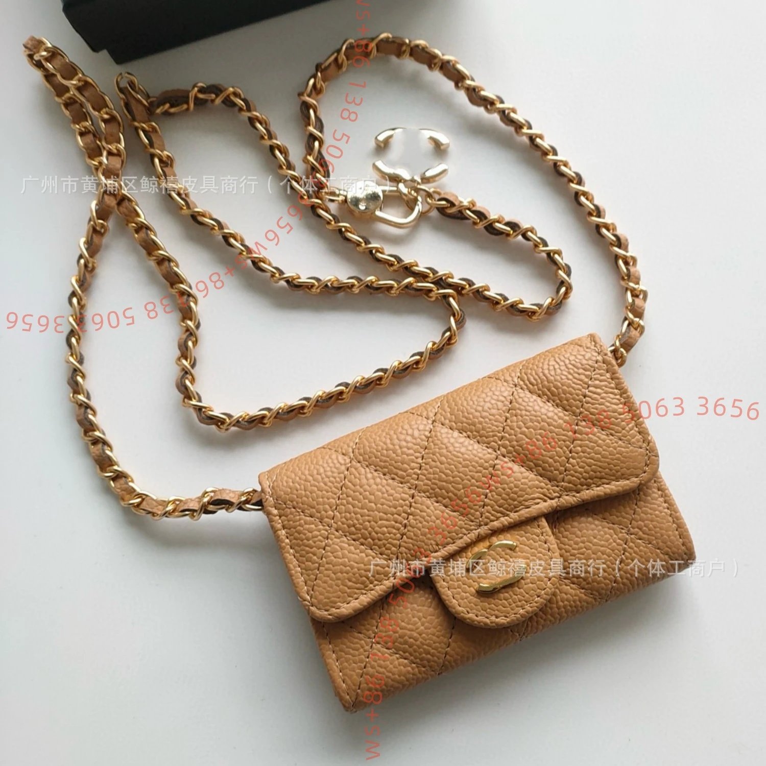 7 (Small size 11.3 * 7.5 * 2.1cm)