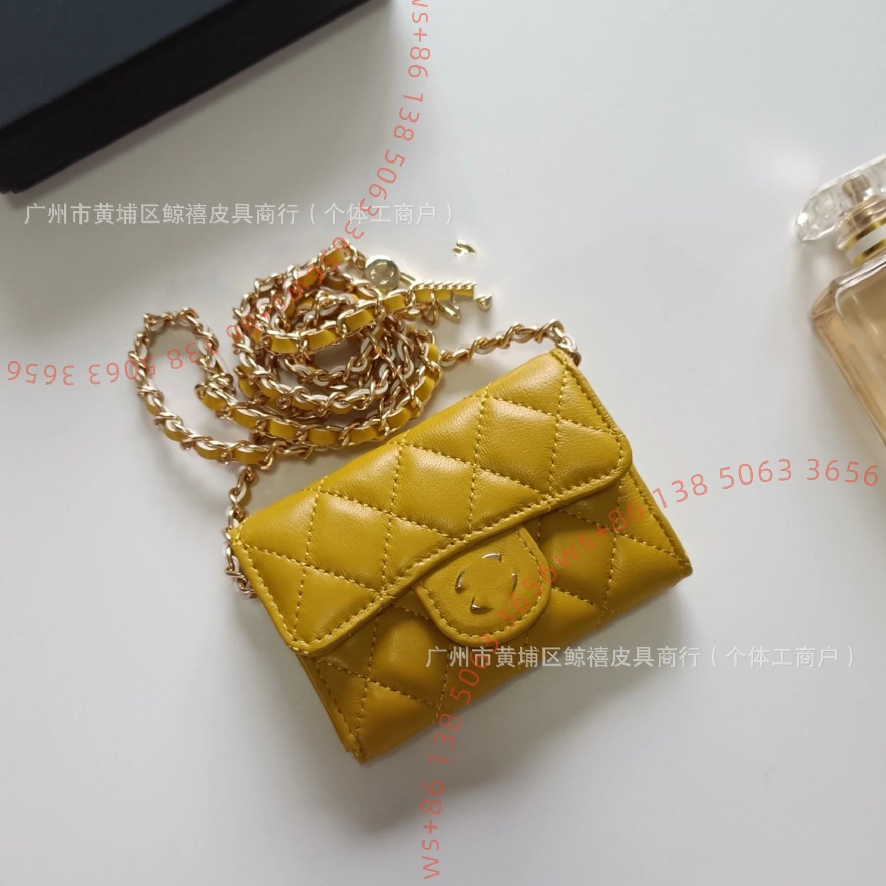 24 (Small size 11.3 * 7.5 * 2.1cm)
