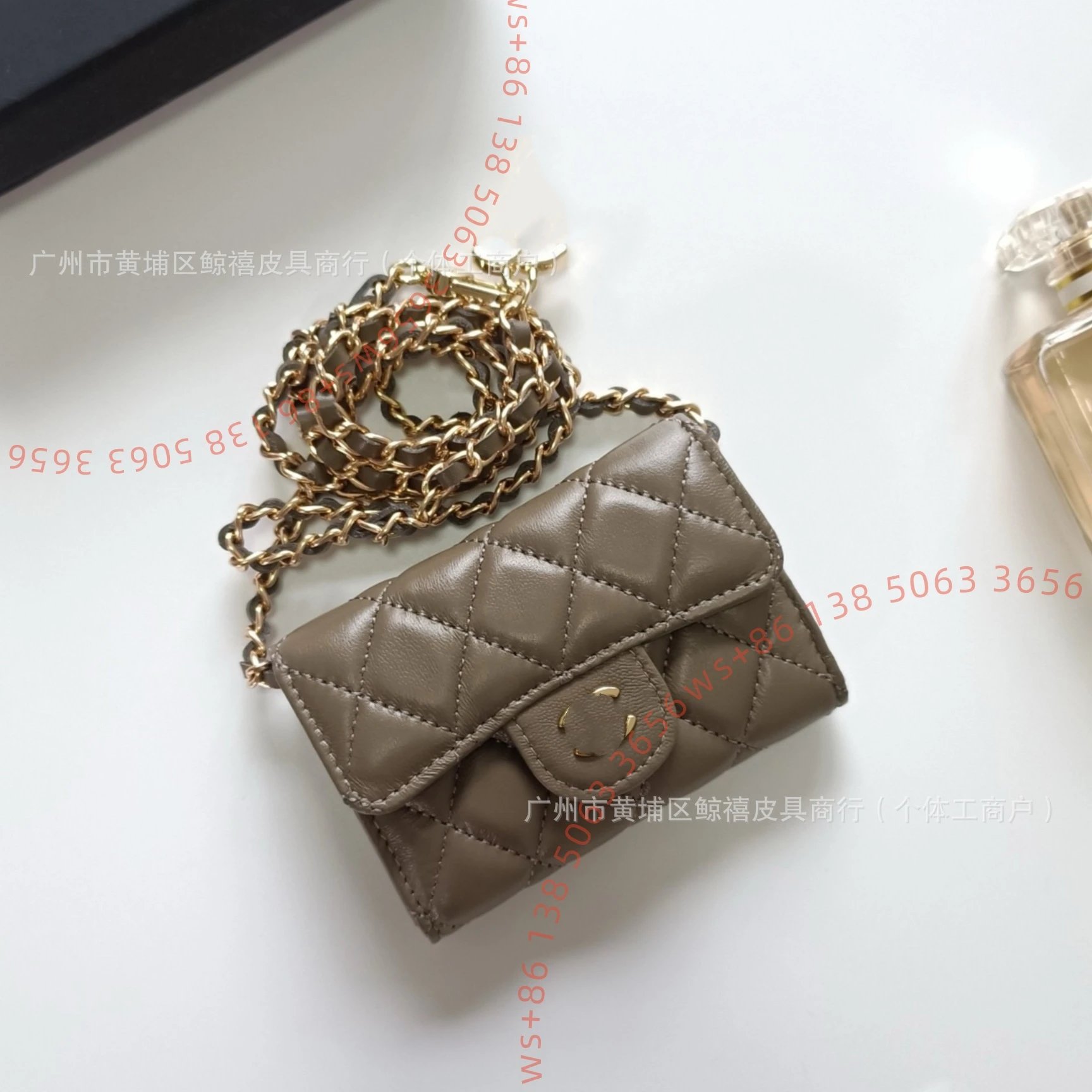 15 (Small size 11.3 * 7.5 * 2.1cm)