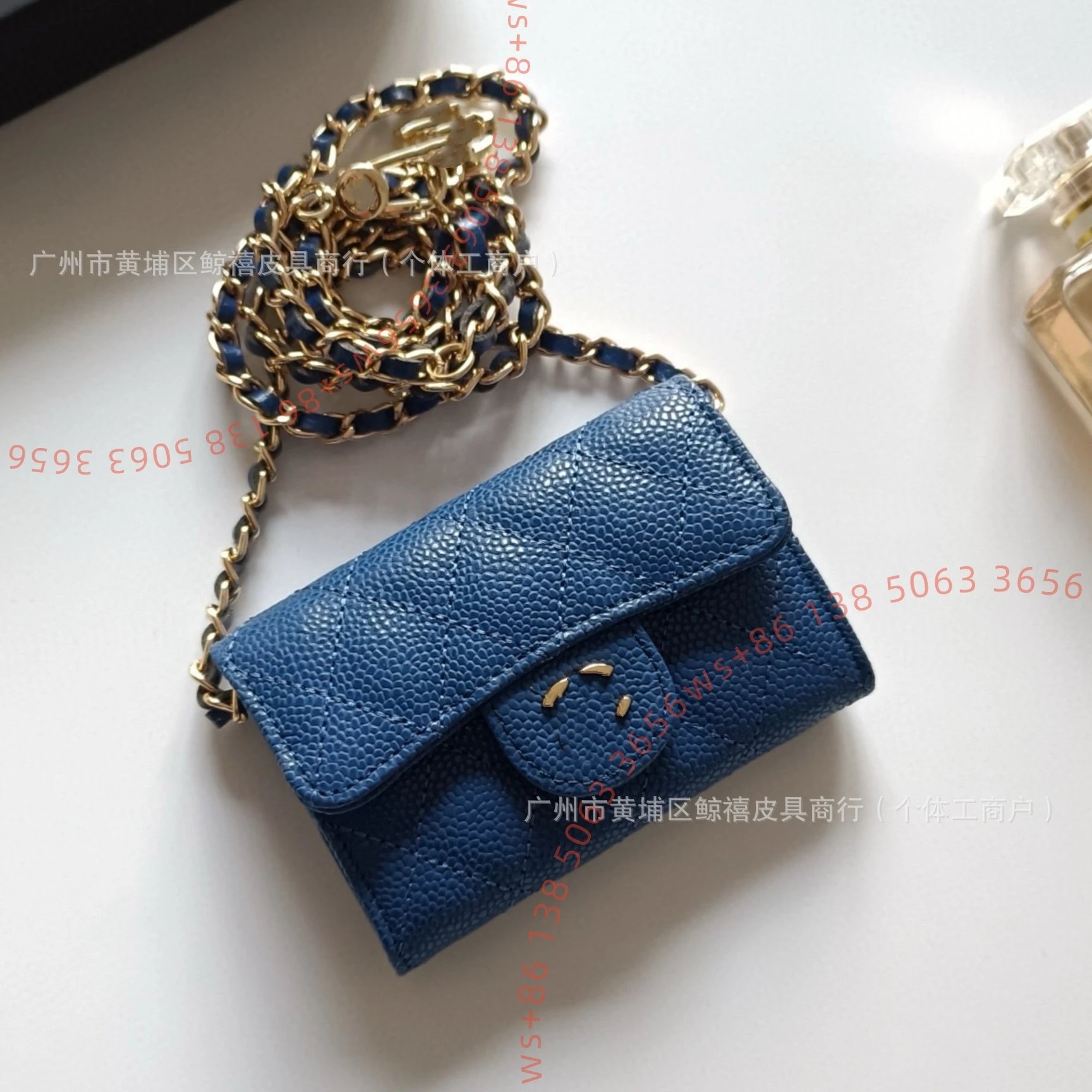 21 (Small size 11.3 * 7.5 * 2.1cm)
