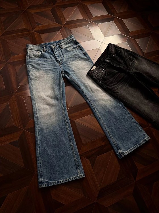 Flared jeans