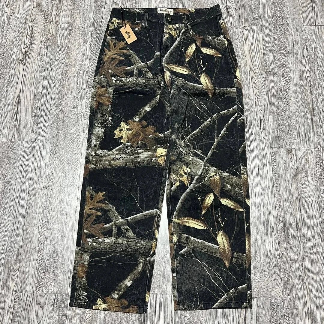 Graffiti Maple Leaf Camouflage Denim Pants photo 5