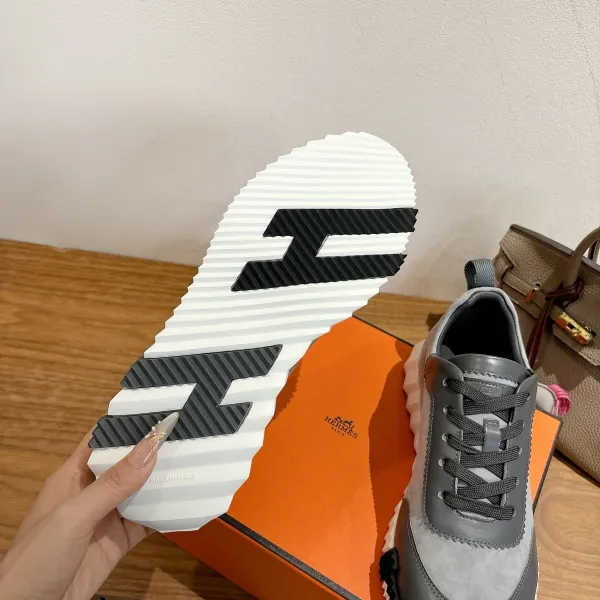 Hermès Stretch Sneakers photo 7