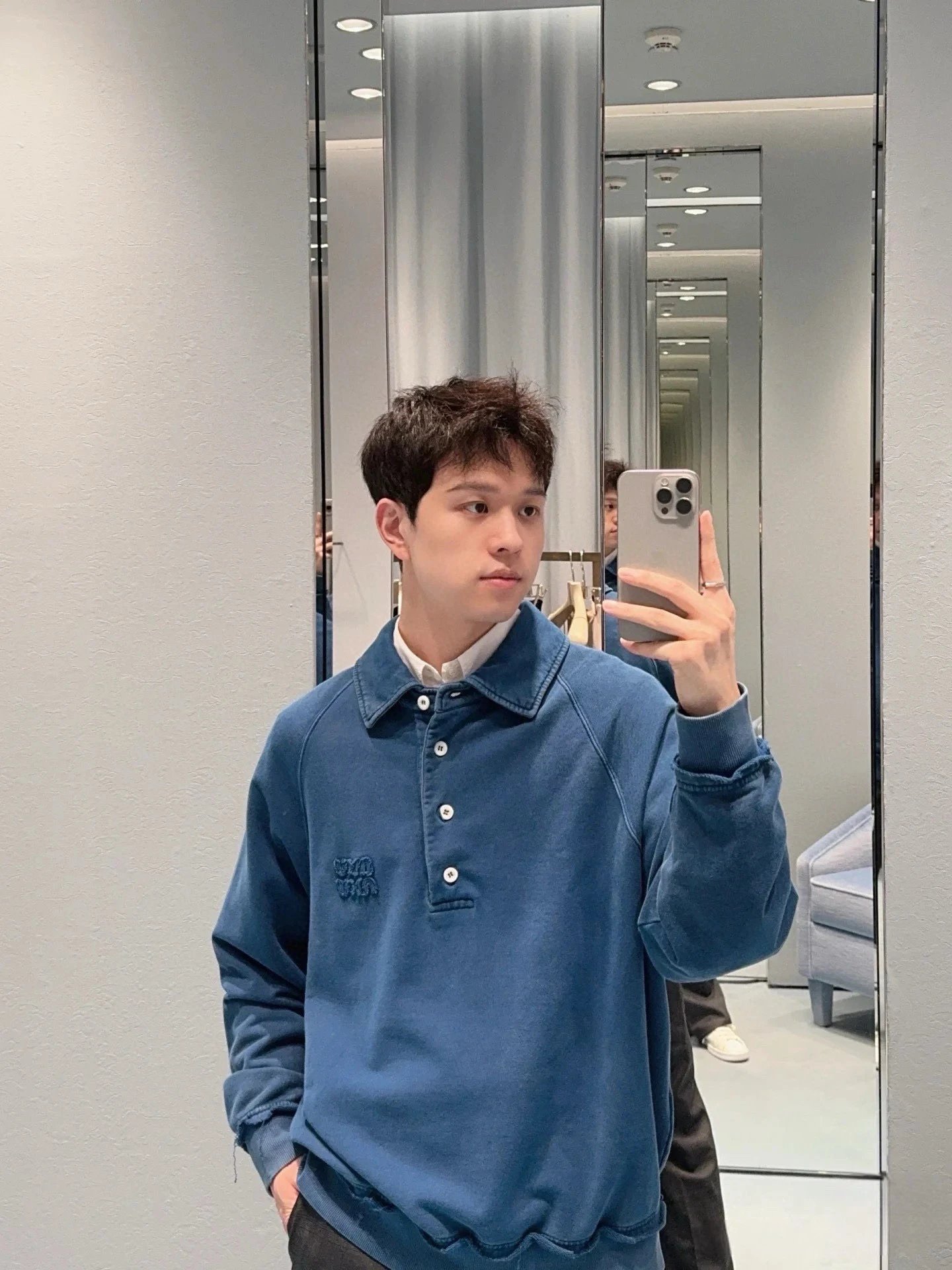 Preppy Embroidered Collared Sweatshirt photo 7