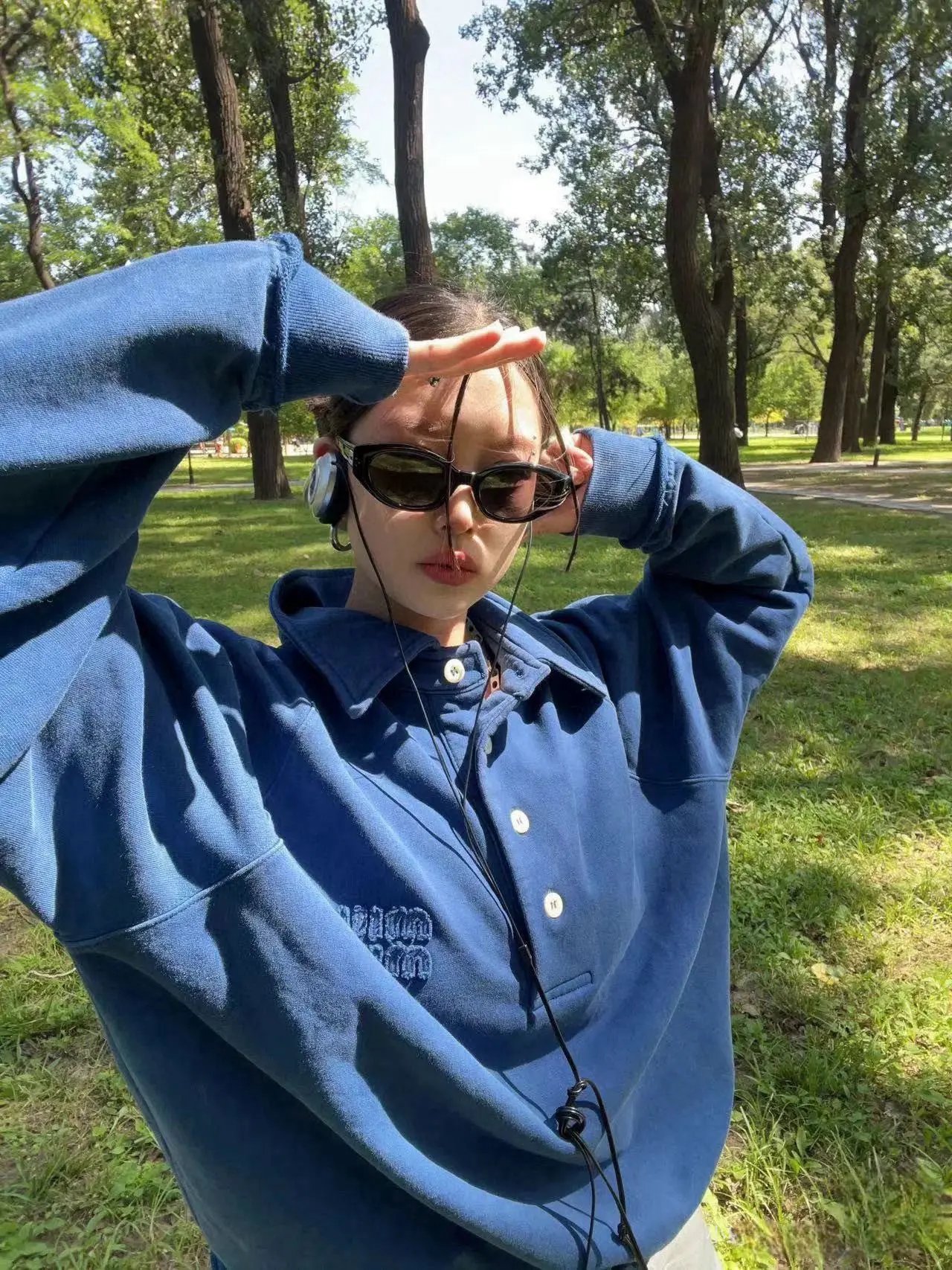 Preppy Embroidered Collared Sweatshirt photo 8