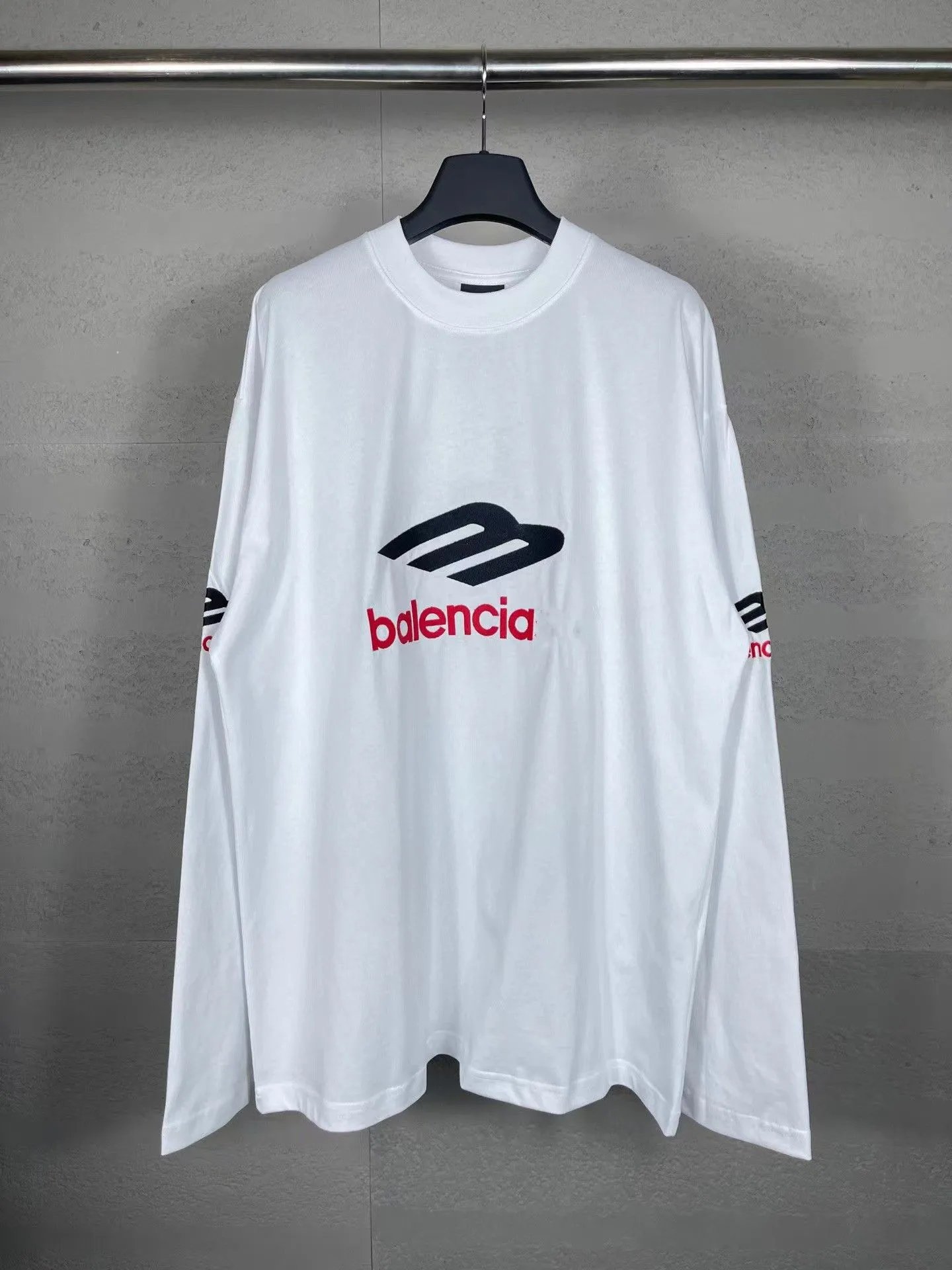 Printed Distressed Long-Sleeved T-Shirt photo 3