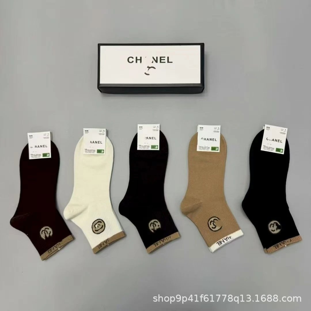 Couple Casual Mid-Calf Sports Cotton Socks photo 5