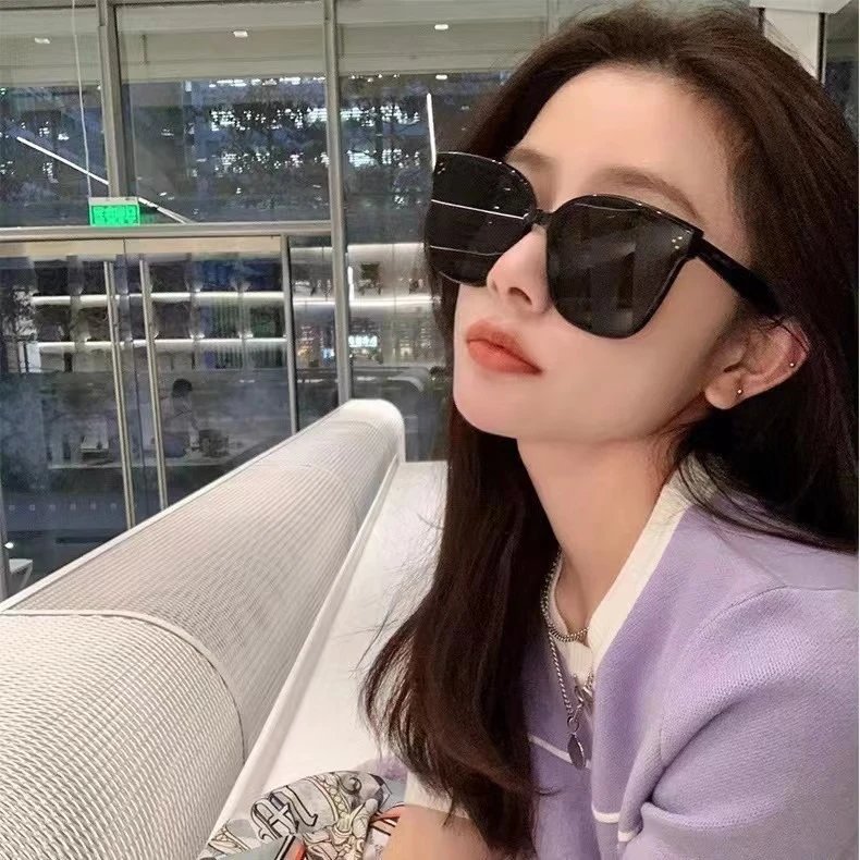 Unisex Sunglasses photo 2